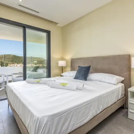 アパート Vivi Homes - Luca Pool, Gym, & Sea View