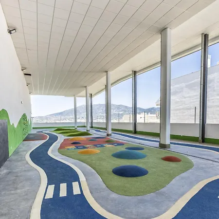 Vivi Homes - Luca Pool, Gym, & Sea View フエンヒロラ