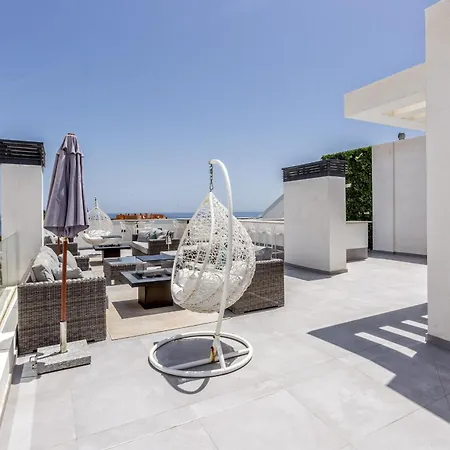 Appartement Vivi Homes - Luca Pool, Gym, & Sea View *