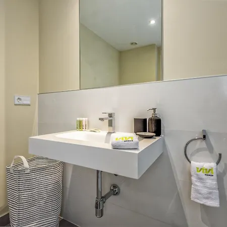 Vivi Homes - Luca Pool, Gym, & Sea View フエンヒロラ