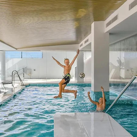 Vivi Homes - Luca Pool, Gym, & Sea View フエンヒロラ