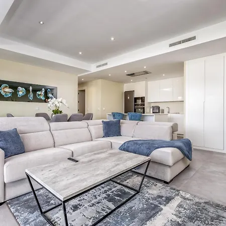 アパート Vivi Homes - Luca Pool, Gym, & Sea View