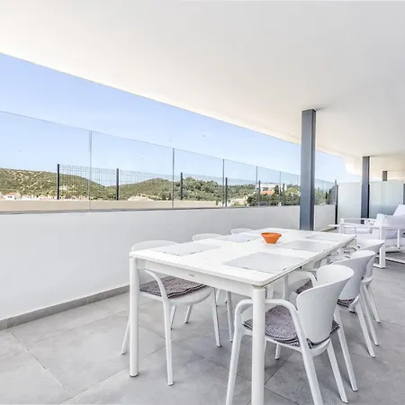 アパート Vivi Homes - Luca Pool, Gym, & Sea View