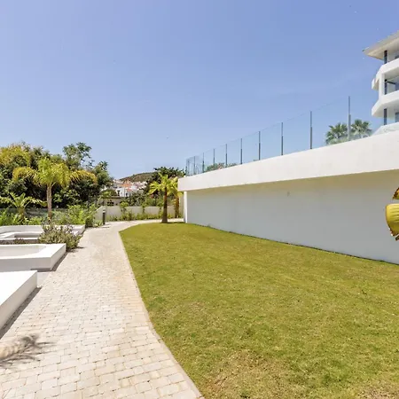 Vivi Homes - Luca Pool, Gym, & Sea View フエンヒロラ